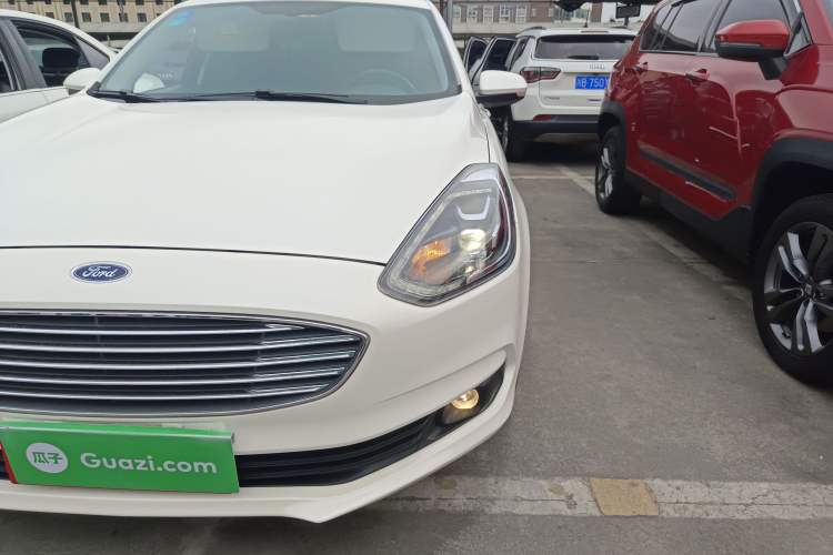 Used Ford Escort 2019 Revised Version 1.5L Automatic Enjoyment Type China VI Standard Left Front Headlight