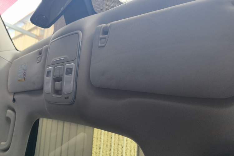 Used Geely Auto Emgrand X7 Sport 2016 1.8TD Automatic Smart Model Headliner