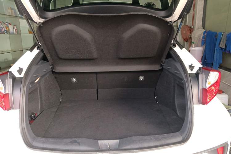 Used Toyota IZOA 2020 2.0L Yi Xiang CARE Trunk