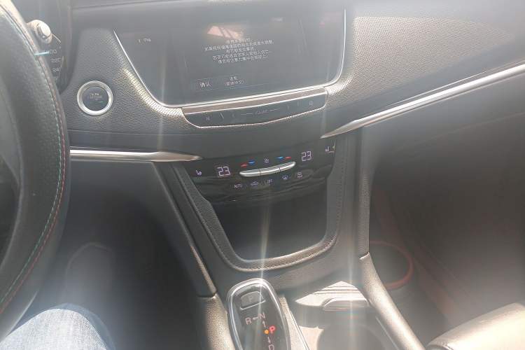 Used Cadillac XT5 2018 25T Luxury Model