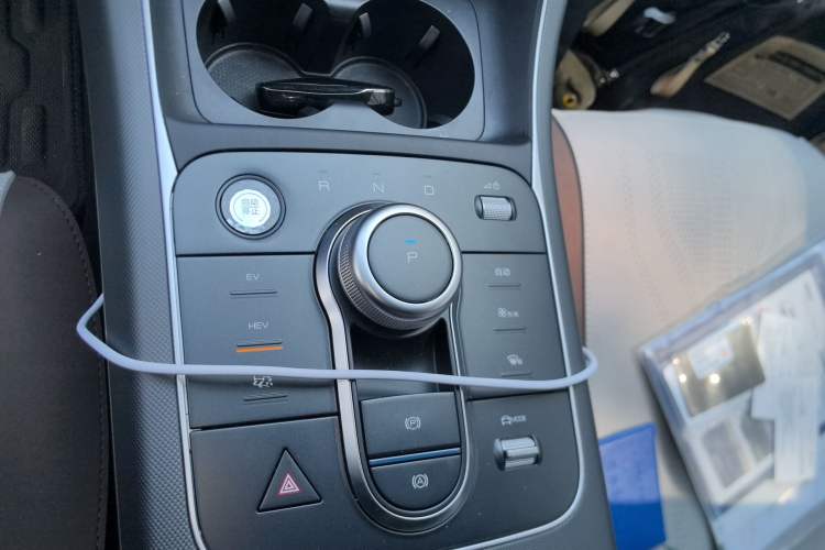 Used BYD Destroyer 05 2024 HONOR Edition DM-i 55KM Luxury Model Gear Lever