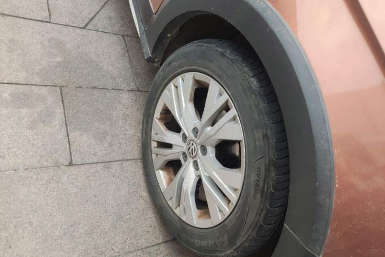 Used Volkswagen C-TREK 2017 230TSI DSG Comfort Version
