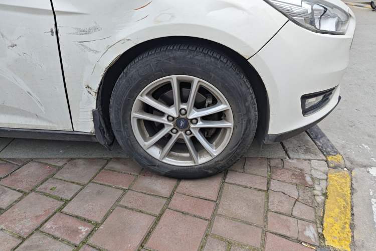 Used Ford Focus 2015 Hatchback 1.6L Automatic Fashion Edition
