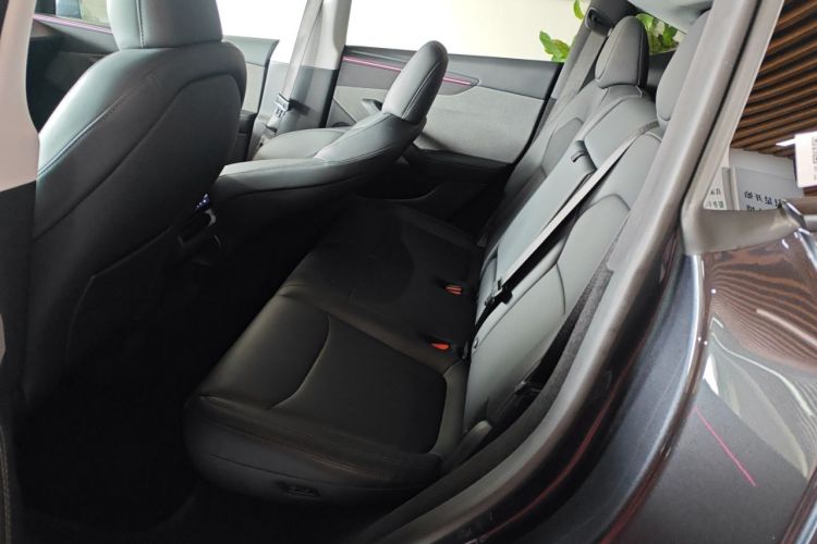 Used Tesla Model Y 2025 Rear-Wheel-Drive Version
