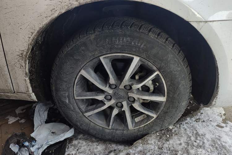 Used Geely Auto Emgrand 2019 Leading Edition 1.5L Manual Fashion Model China VI Standard