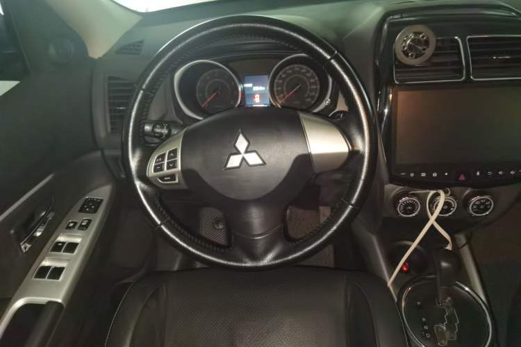 Used Mitsubishi ASX 2016 2.0L CVT Two-Wheel Drive Navigation Edition Steering Wheel