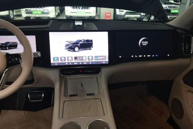 Used Hima AITO M8 2025 Extended-Range Max+ Version 53.4 kWh 6-Seater Edition Audio And AC Panel