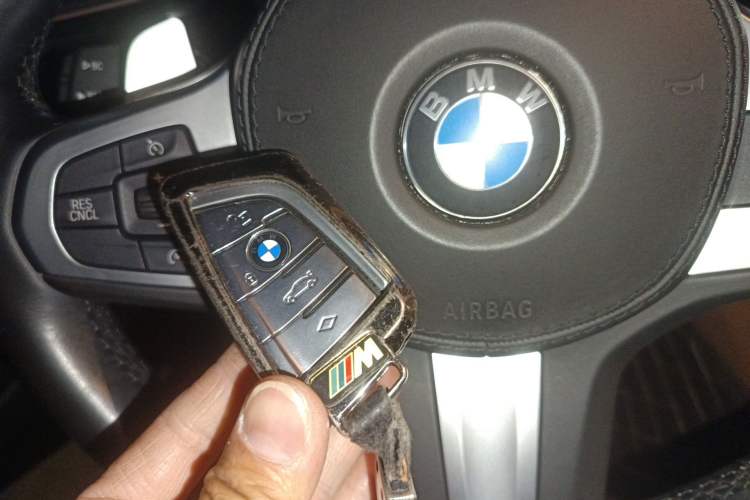 Used BMW 5 Series 2018 Restyled 530Li Luxury Edition M Sport Package Vehicle Key