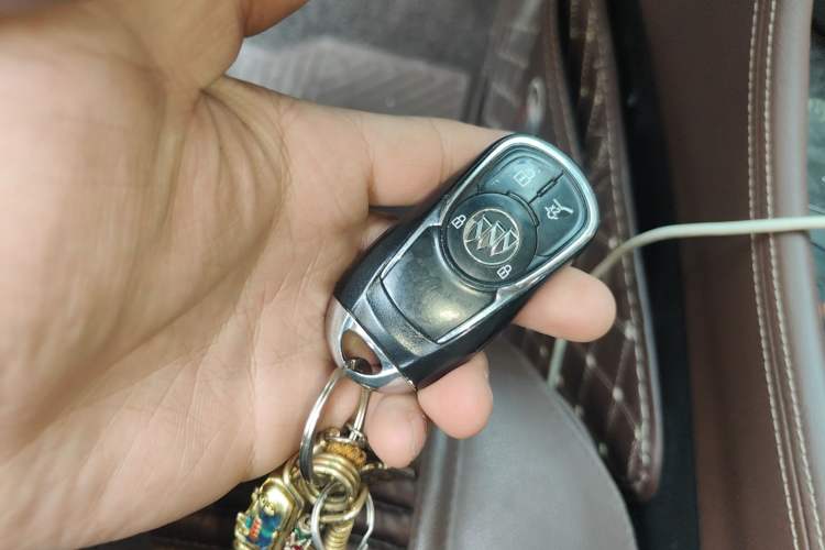 Used Buick Envision 2016 20T Four-Wheel Drive Luxury Model Vehicle Key