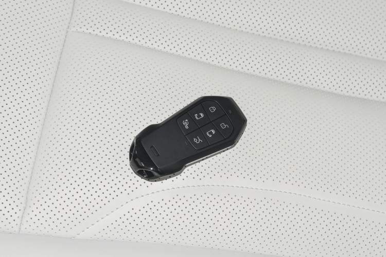 Used XPeng X9 2024 702 Ultra-Long Range Max Vehicle Key