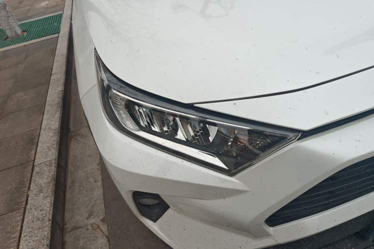 Used Toyota RAV4 2020 Dual-Engine 2.5L E-CVT Two-Wheel Drive Elite Edition
