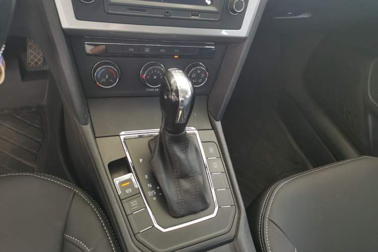 Used Volkswagen Lamando 2017 230TSI DSG Fashion Edition
