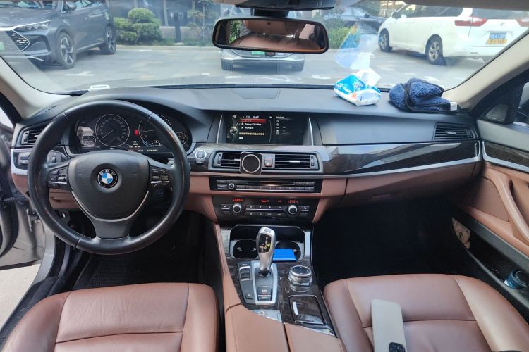 Used BMW 5 Series 2014 528Li Leading Model
