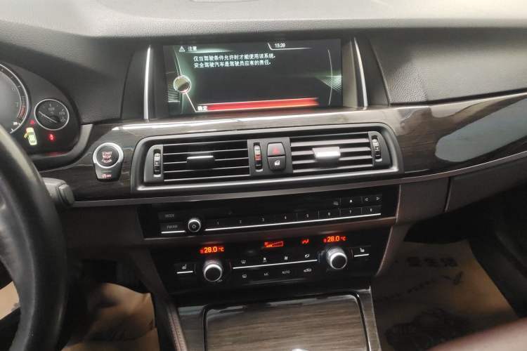 Used BMW 5 Series 2014 525Li Luxury Design Package
