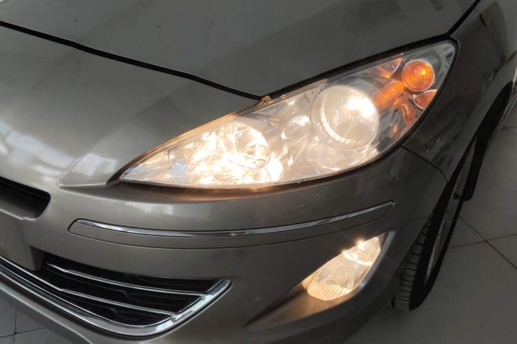 Used Peugeot 408 2013 2.0L Automatic Comfort Edition
