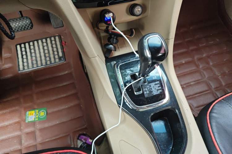 Used Baojun 730 2016 1.8L iAMT Luxury Model 7 Seats Gear Lever