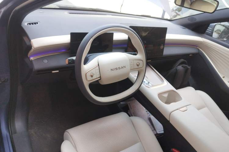 Used Nissan N6 2026 Model 180 Max Center Console