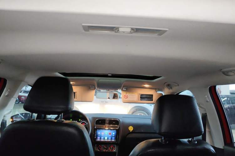 Used Volkswagen Polo 2016 1.6L Automatic Comfort Model
