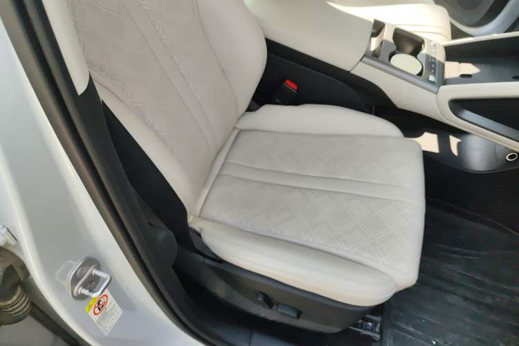 Used BYD Yuan UP 2025 Intelligent Driving Version 401 km Beyond-Range Edition