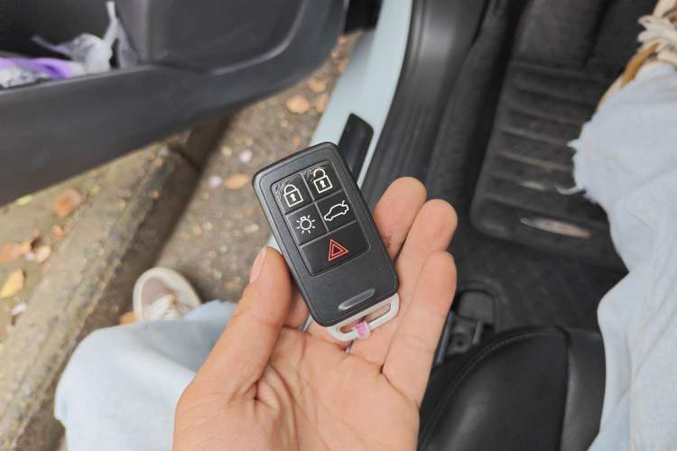 Used Volvo V40 2014 2.0T Zhiya Edition Vehicle Key