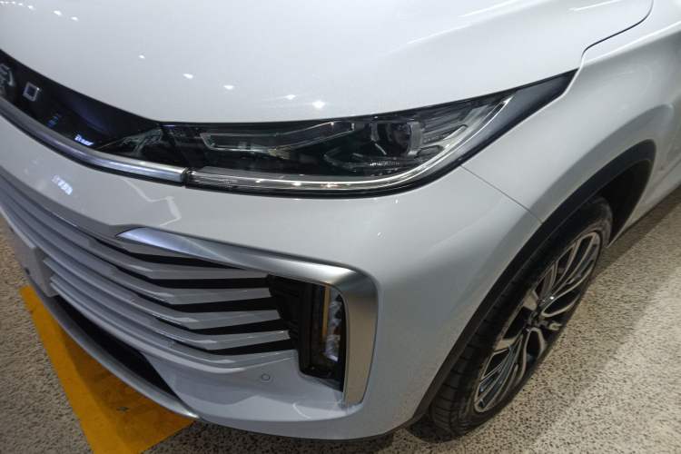 Used EXEED Lingyun 2024 400T Four-Wheel Drive International Version
