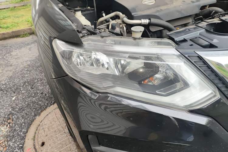 Used Nissan X-Trail 2017 2.0L CVT Comfort Edition 2WD Right Front Headlight