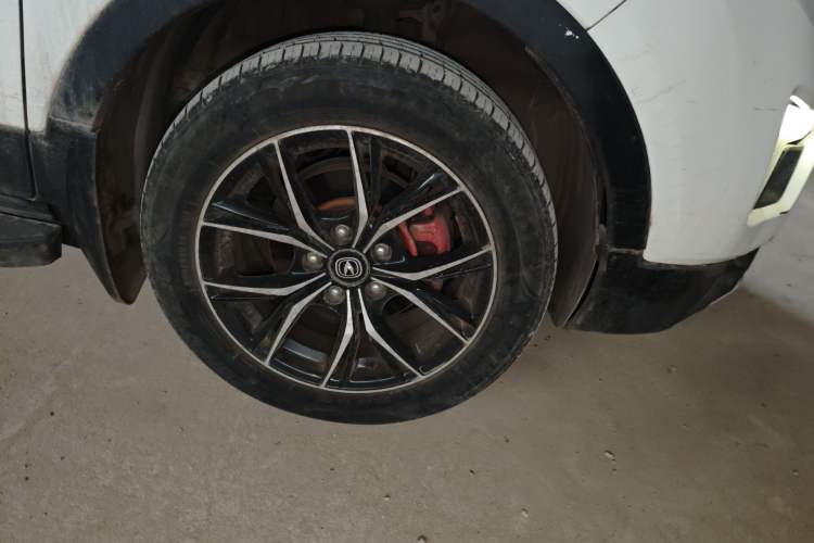 Used CHANGAN CS15 2016 1.5L Manual Fashion Edition Right Front Wheel Hub