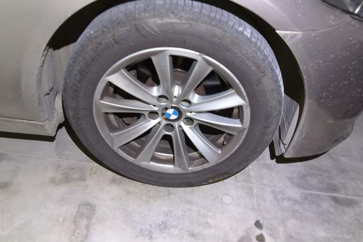Used BMW 5 Series 2015 520i Elegant Edition Right Front Wheel Hub