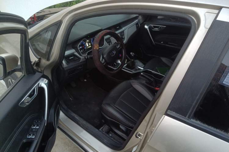 Used Geely Auto Vision X3 2019 Upgraded Model 1.5L Manual Luxury Version
