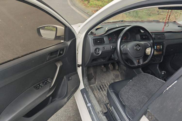 Used Volkswagen Santana 2019 1.5L Manual Fashion Edition China VI Standard Driver Seat