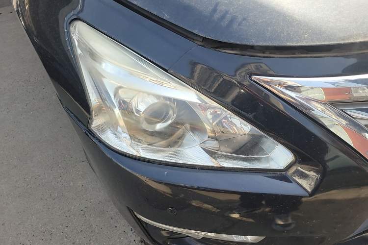 Used Nissan Teana 2013 2.0L XL Comfort Edition Right Front Headlight