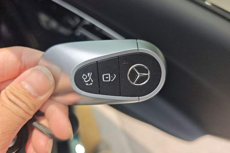 Used Mercedes-Benz C-Class 2023 Restyled C 260 L Night Edition Sports Version
