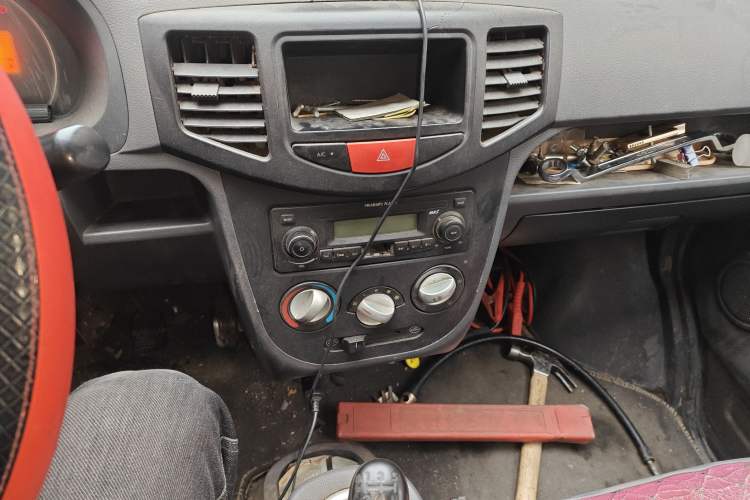 Used BAIC Weiwang 306 2011 1.3L base model 7 seats
