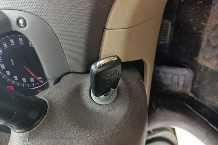 Used Hyundai Verna (older generation) 2010 Sedan 1.4L Automatic Fashionable GT Model Vehicle Key