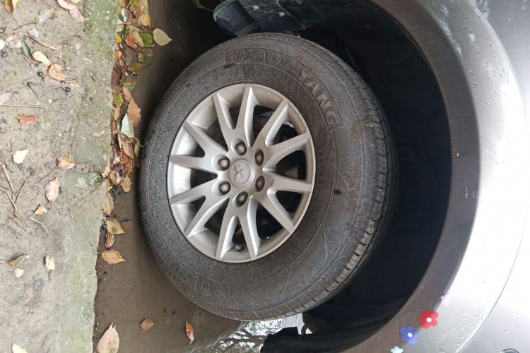 Used Mitsubishi Pajero Sport 2011 3.0L Sport Navigation Edition Right Front Wheel Hub