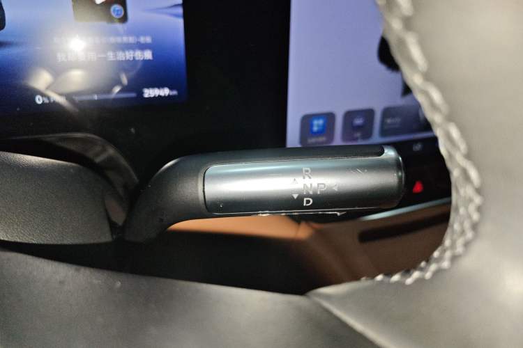 Used Hima AITO M9 2024 Range-Extended Ultra Version 42 kWh 6-Seater Model Gear Lever