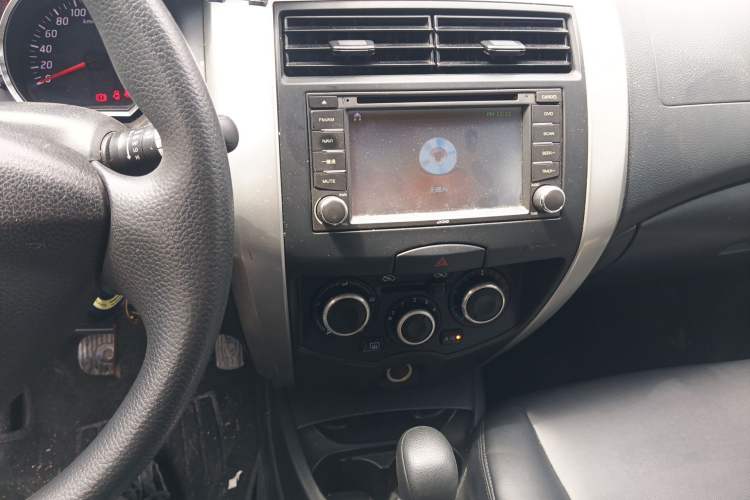 Used Nissan Livina 2013 1.6XE CVT Comfort Edition Audio And AC Panel