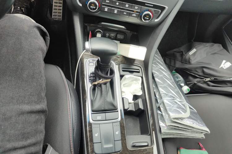 Used Kia K5 2016 2.0L Automatic LUX
