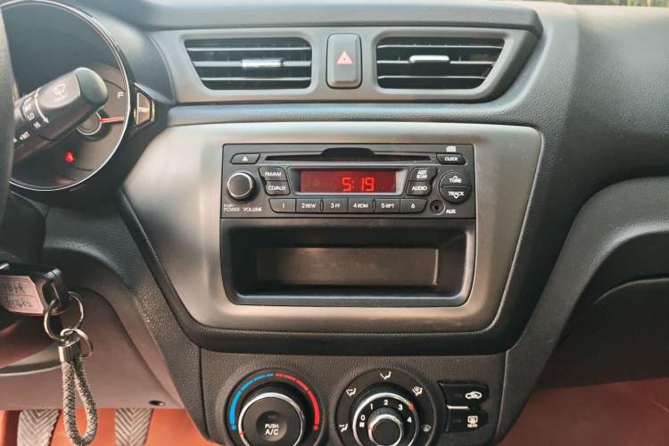 Used Kia K2 2012 Sedan 1.4L MT GLS Commemorative Edition
