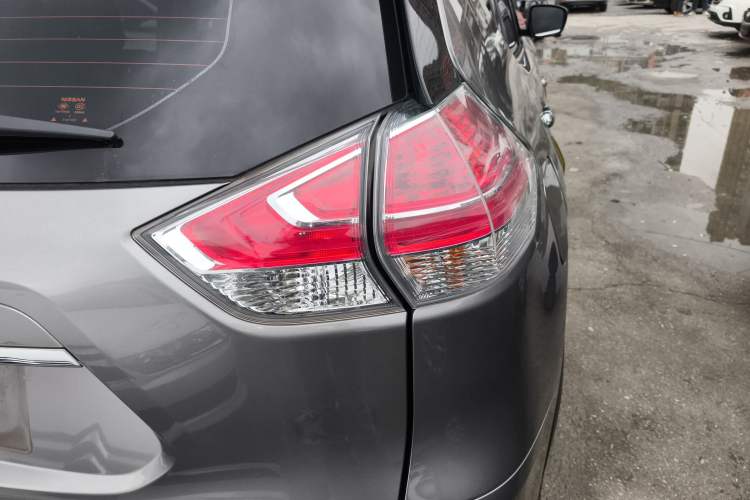 Used Nissan X-Trail 2014 2.5L CVT Luxury Edition 4WD
