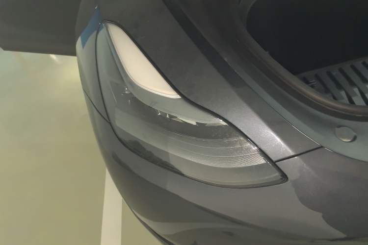 Used Tesla Model Y 2024 Rear-Wheel-Drive Version Right Front Headlight