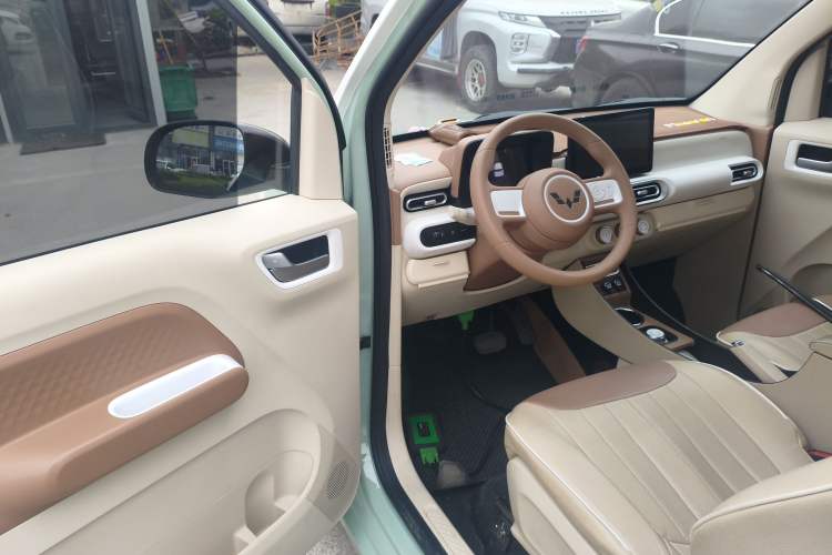 Used Wuling Hongguang MINIEV 2024 3rd Generation 215km Youth Edition Driver Seat