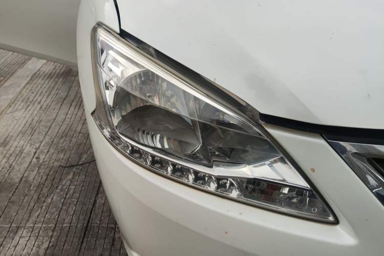 Used Nissan Sylphy 2014 1.6XV CVT Deluxe Edition Right Front Headlight