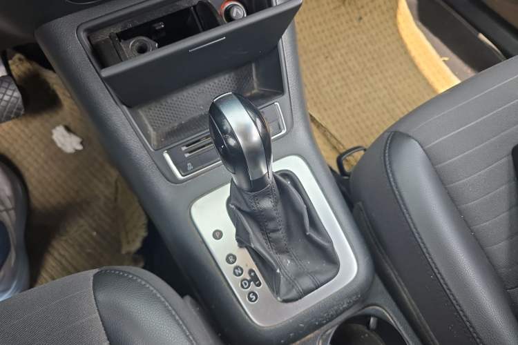 Used Volkswagen Tiguan 2013 1.8TSI Automatic Two-Wheel Drive Trend Edition Gear Lever