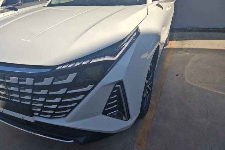 Used CHANGAN UNI-Z New Energy 2024 Blue Whale Smart Electric iDD 125km Beyond Edition Left Front Headlight