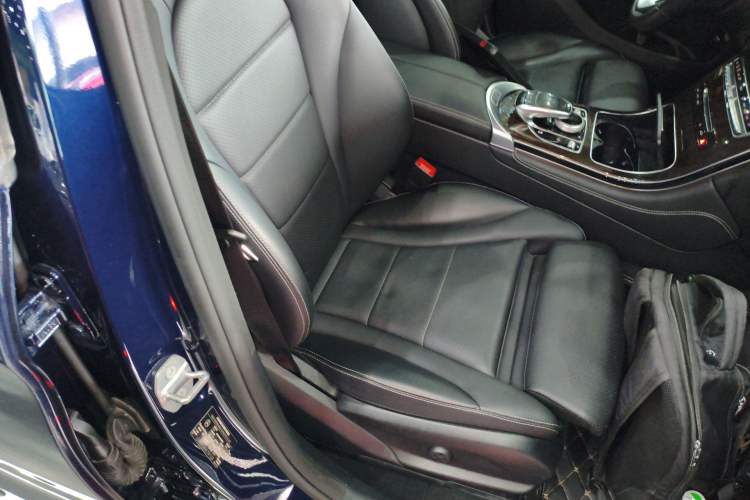 Used Mercedes-Benz GLC 2017 GLC 260 4MATIC Luxury Model