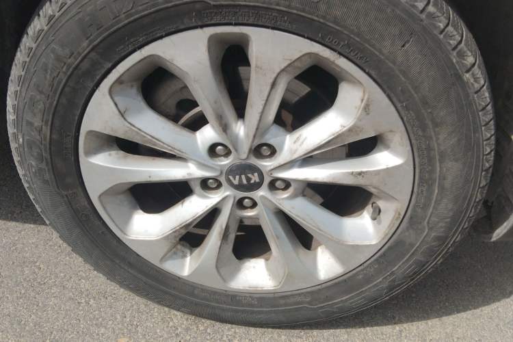 Used Kia Sorento 2013 2.4L 7-Seater Gasoline Supreme Edition China IV Standard