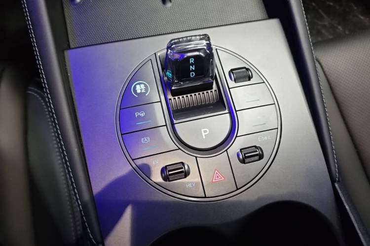 Used BYD Seal 06 New Energy 2025 DM-i Smart Drive 120KM Prestige Model
