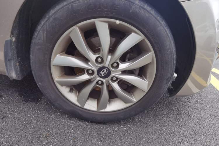Used Hyundai Elantra (5th Generation / Langdong) 2012 1.6L Manual Fashion Edition Right Front Wheel Hub