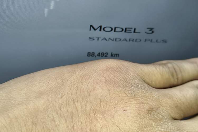 Used Tesla Model 3 2019 Standard Range Rear-Drive Upgraded Version Odometer Close Up